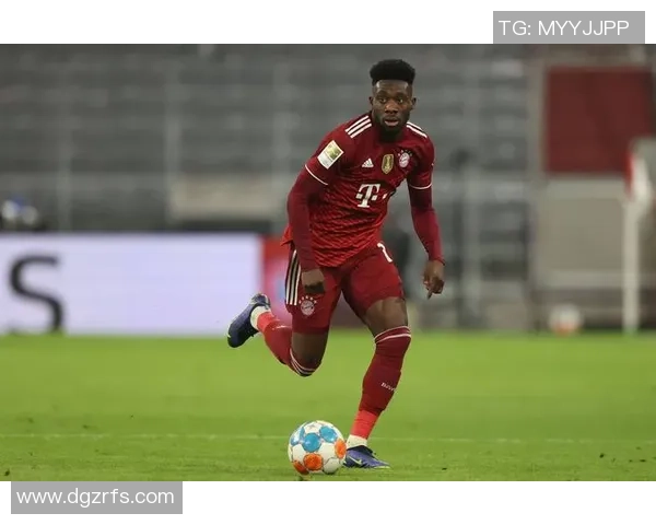 足球界遭受歧视的球星背后故事揭示了种族偏见与不公正现象